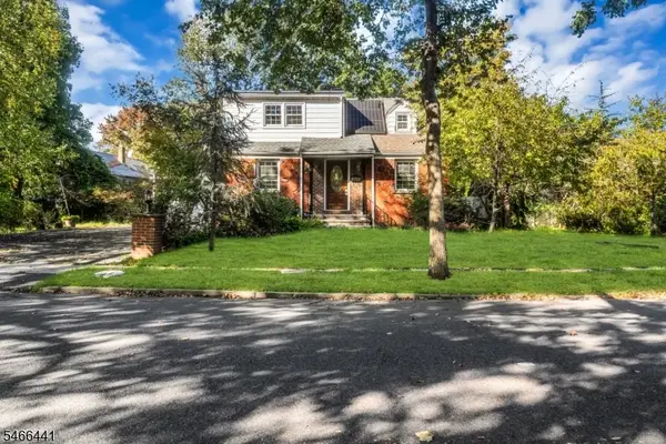 41 Heather Ln, Roselle Boro, NJ 07203