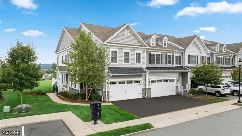 19 Aspen Dr, Cedar Grove, NJ 07009 - #3