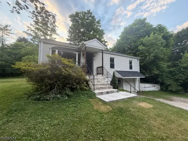 6 Stickles Pond Rd, Andover Twp., NJ 07860