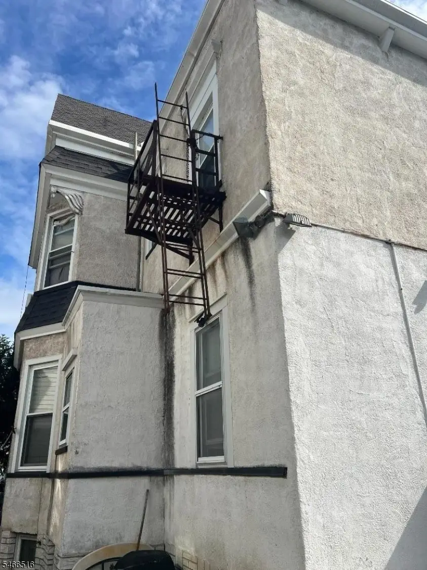 2 Howell Pl #4, Newark, NJ 07106 - #2