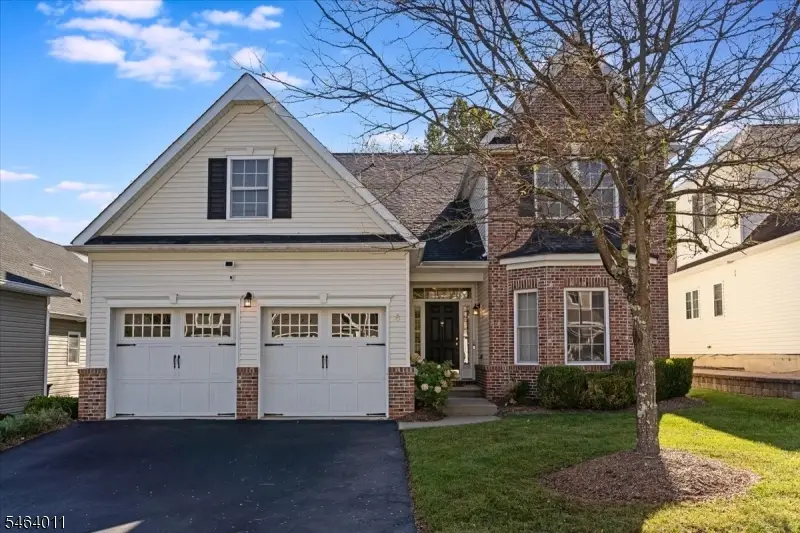 4 Bluffs Ct, Hamburg, NJ 07419 - #1