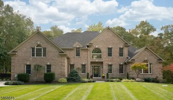 13 E Hidden Valley Ct, Andover Twp., NJ 07821