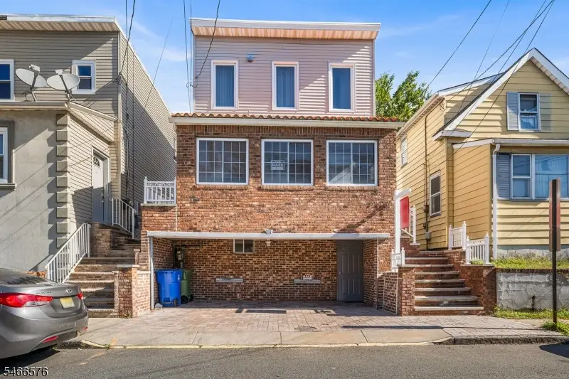 731 Mcgillvray Pl, Linden, NJ 07036 - #1