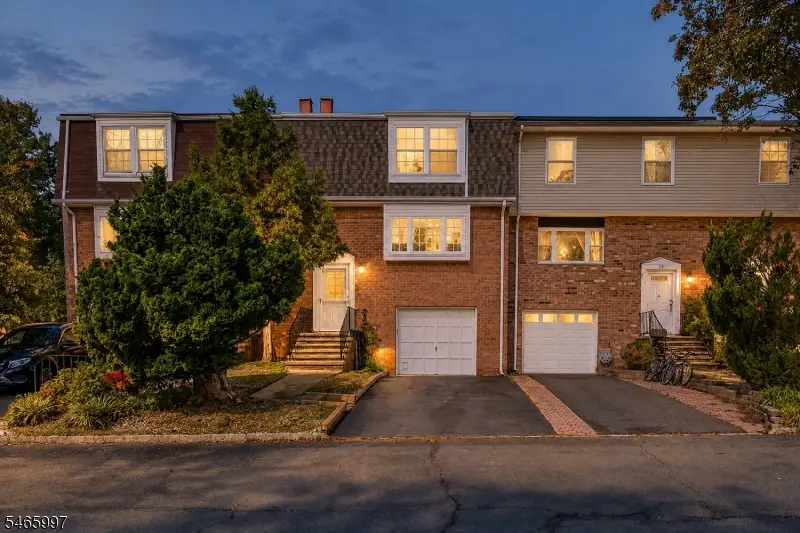 30 Catbird Ct, Lawrence, NJ 08648 - #1