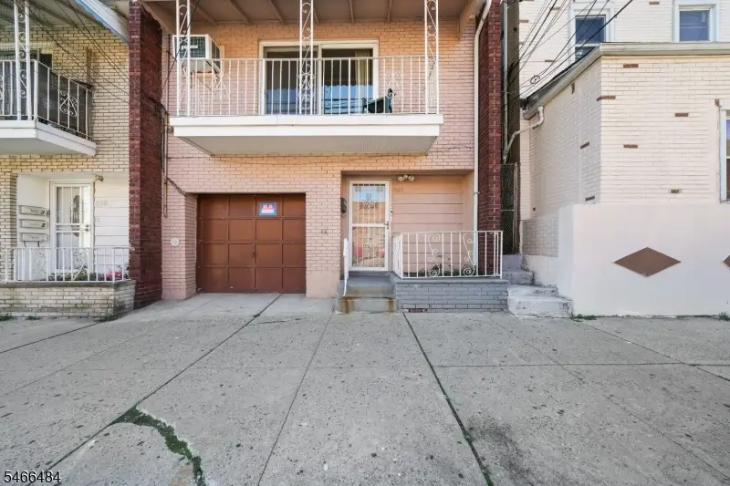 565 61st St, West New York, NJ 07093 - #1