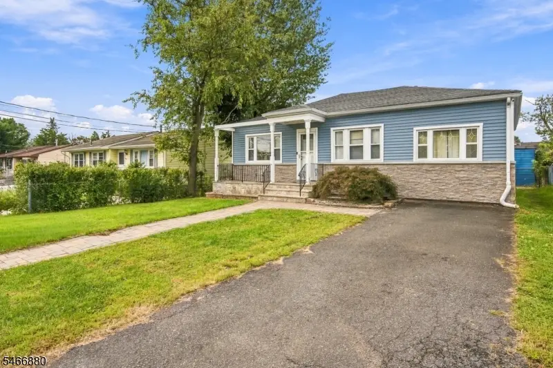 28 Newport Ave, Franklin, NJ 08873 - #2