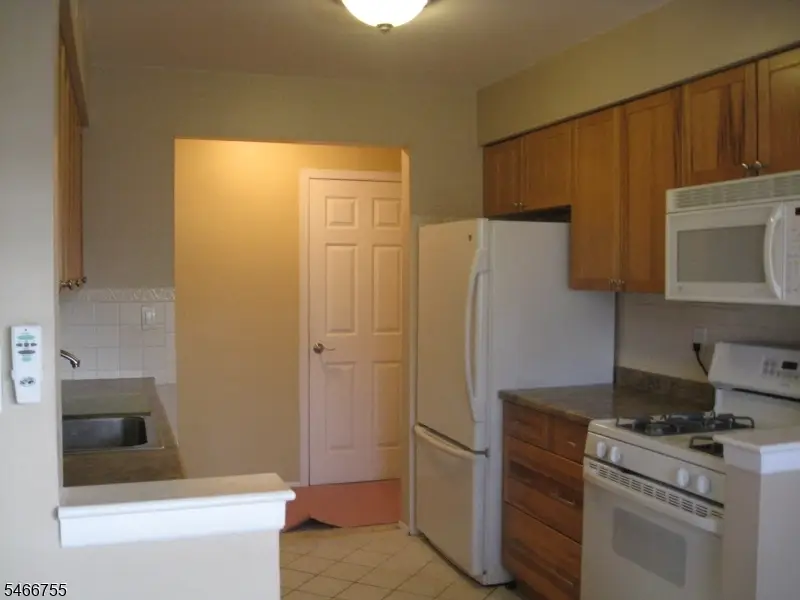 1300 Rock Ave #J5, North Plainfield, NJ 07060 - #2
