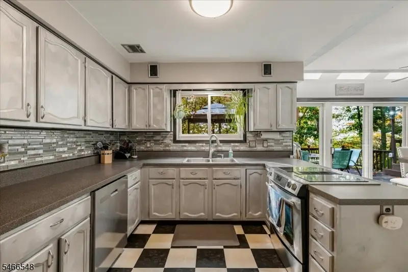 78 Knob Hill Rd, Washington, NJ 07840 - #3