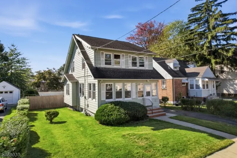 428 E 4th Ave, Roselle, NJ 07203 - #3