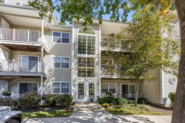 32 Brookside Ln #32, Mount Arlington Boro, NJ 07856