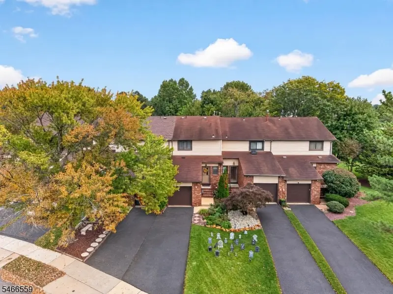 55 Chelsea Cir, Raritan, NJ 08822 - #1