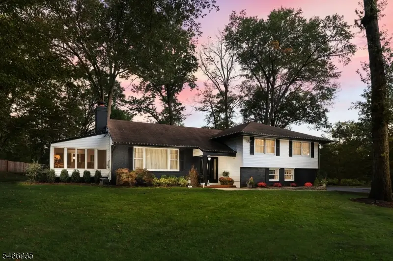 62 Guinard Dr, Watchung, NJ 07069 - #1