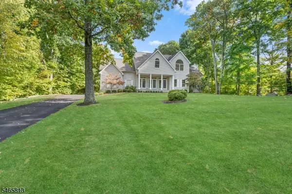 43 Stonehedge Dr, Hardyston Twp., NJ 07460