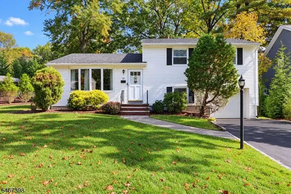 24 Countryside Dr, Livingston Twp., NJ 07039