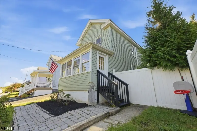 16 Green St, Oxford, NJ 07863 - #3