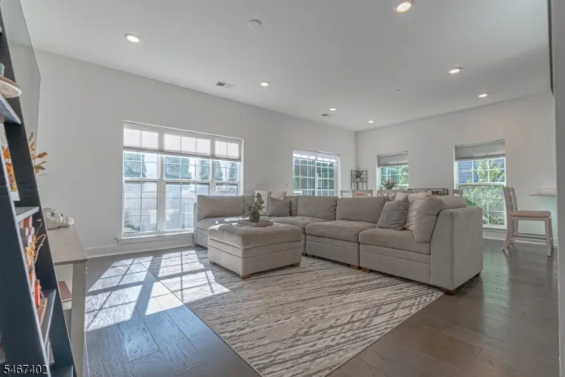 49 Harvest Way, Singac, NJ 07424 - #3