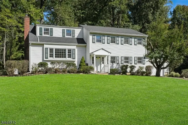 174 Sutton Dr, Berkeley Heights, NJ 07922 - #1