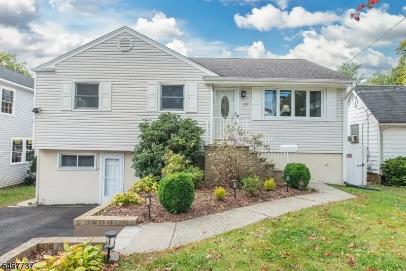 197 Lake Shore Dr, Lake Hiawatha, NJ 07034 - #1