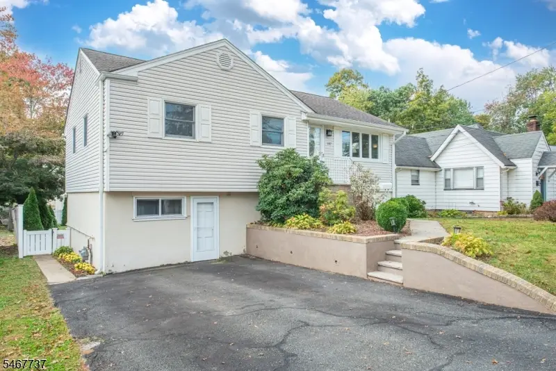 197 Lake Shore Dr, Lake Hiawatha, NJ 07034 - #2