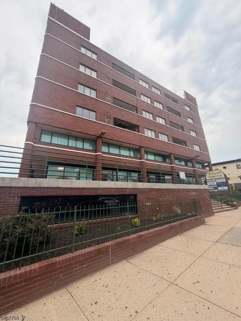 41-51 Wilson Ave #6 E, Newark, NJ 07105 - #1