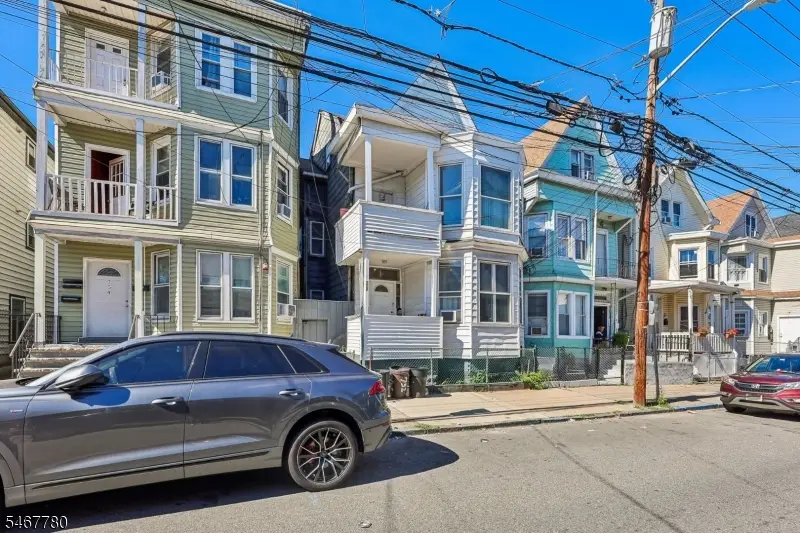 752 E 18th St, Paterson, NJ 07501 - #2