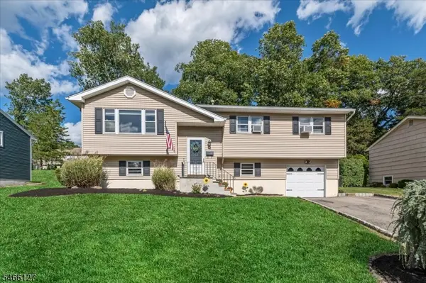 52 Crescent Rd, Wanaque Boro, NJ 07465