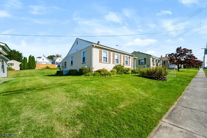 825 Hill St, Phillipsburg, NJ 08865 - #3