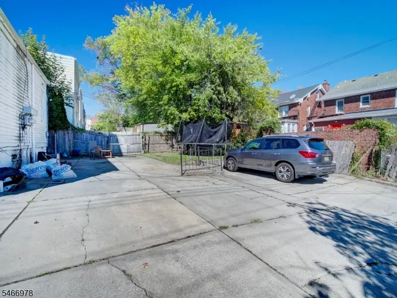 197 Weequahic Ave #2, Newark, NJ 07112 - #3