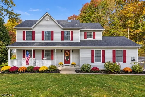 41 Woodside Dr, Lebanon Twp., NJ 07865