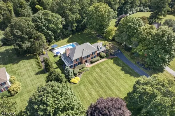 3 Old Farmstead Rd, Chester Twp., NJ 07930