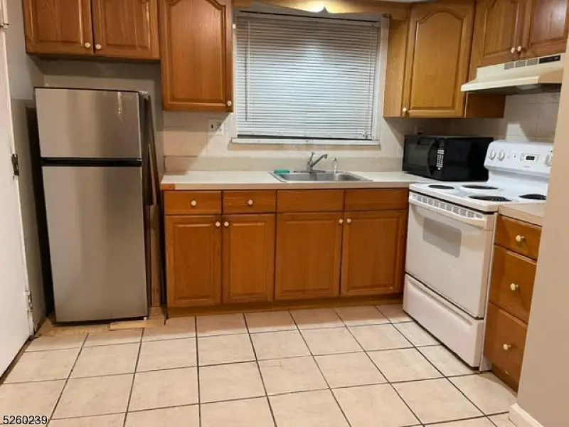 355 Broad St #E2, Clifton, NJ 07013 - #3