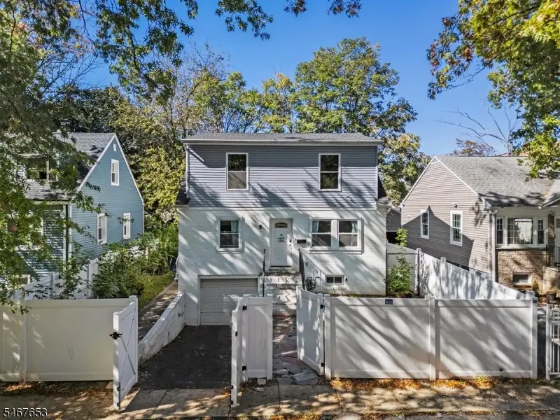 15 Chelsea Ave, East Orange, NJ 07018 - #1