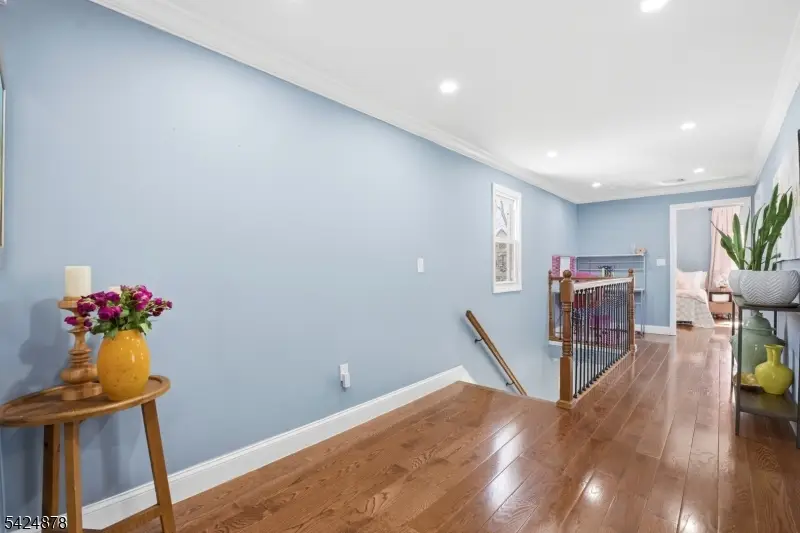 301 Roosevelt Ave, Hasbrouck Heights, NJ 07604 - #3