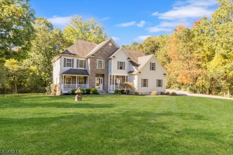 4 Cove Hollow Ct, Andover, NJ 07821 - #2