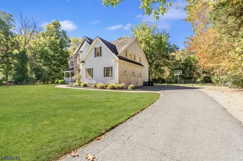 4 Cove Hollow Ct, Andover, NJ 07821 - #3
