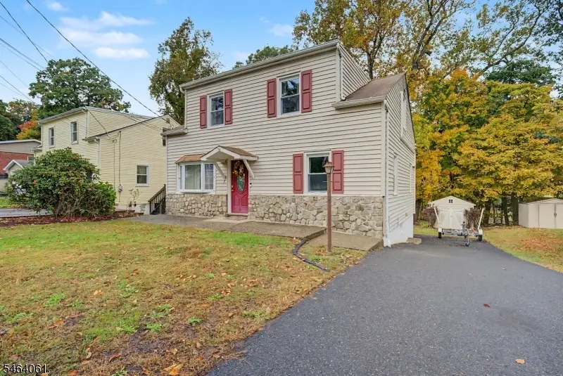 7 Redwood Ln, Lake Hopatcong, NJ 07849 - #3