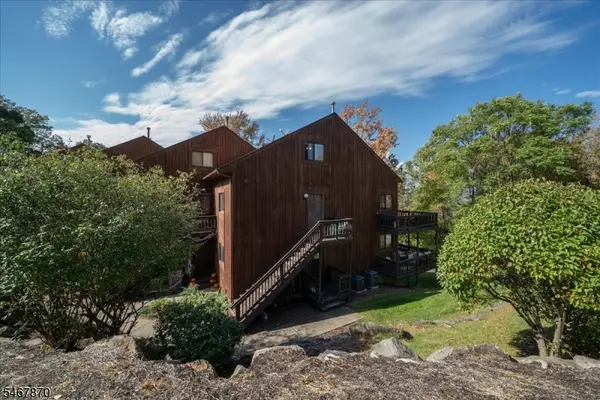 3 Red Lodge Dr #2, Vernon Twp., NJ 07462
