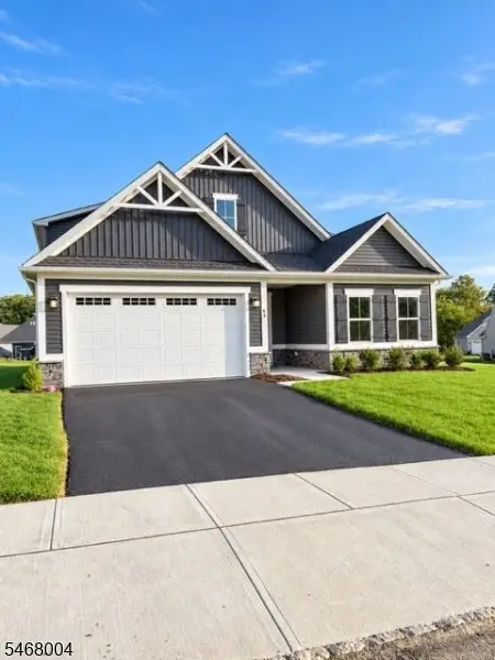 63 Thomas Knoll Blvd, Mansfield Twp., NJ 07865