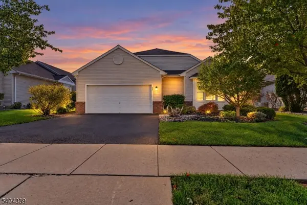 32 Daulton Dr, Franklin Twp., NJ 08873
