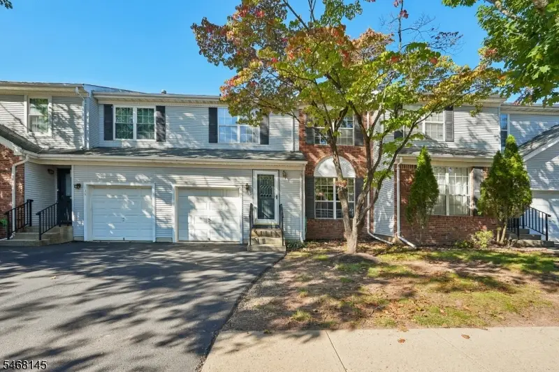 135 Grantham Dr, Franklin, NJ 08873 - #1