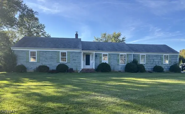 5 Wales Ct, Clinton Twp., NJ 08801