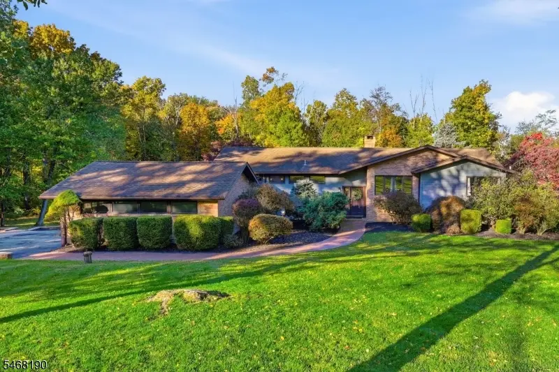2 Fredonia Ct, Fredon, NJ 07860 - #1