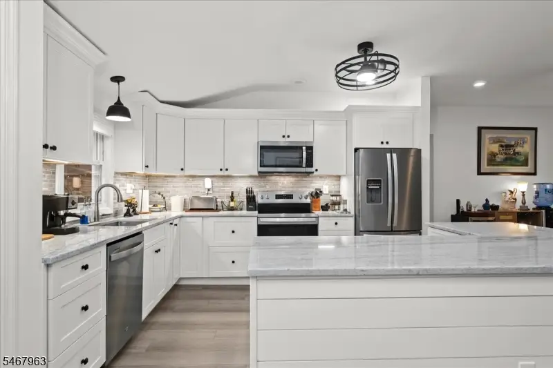 8 Lake View Dr S., Hamburg, NJ 07419 - #3
