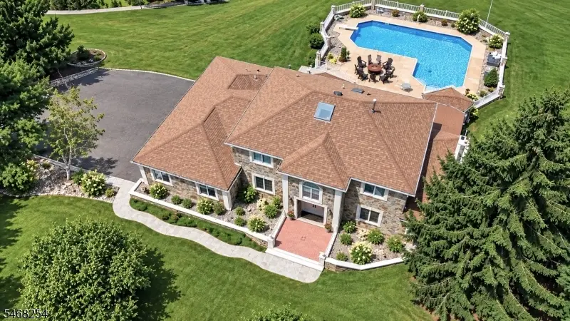 11 Grandview Cir, Raritan, NJ 08822 - #3