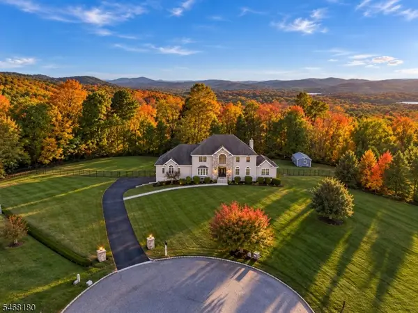 9 Dagmar Dale Dr, Vernon Twp., NJ 07461
