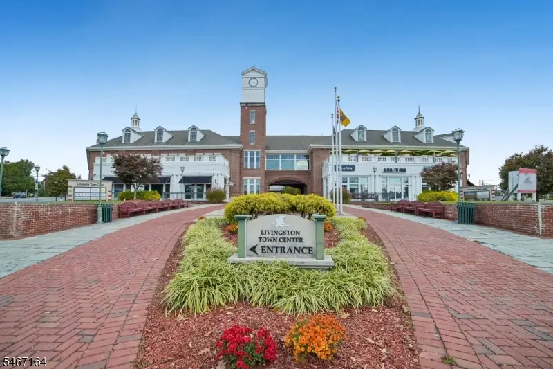 30 Carillon Cir, Livingston, NJ 07039 - #2