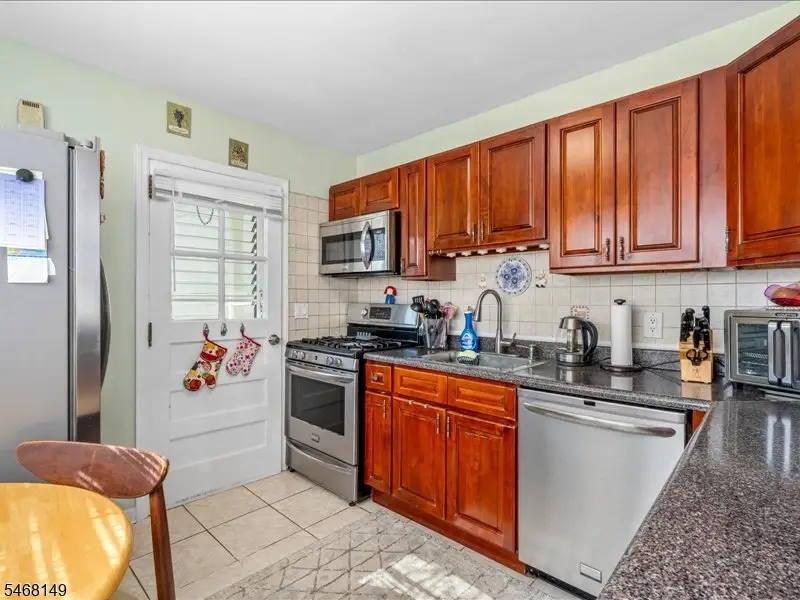 806 Pinewood Rd, Union, NJ 07083 - #3