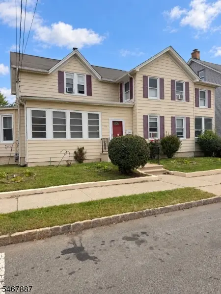 153 E Blackwell St, Dover Town, NJ 07801