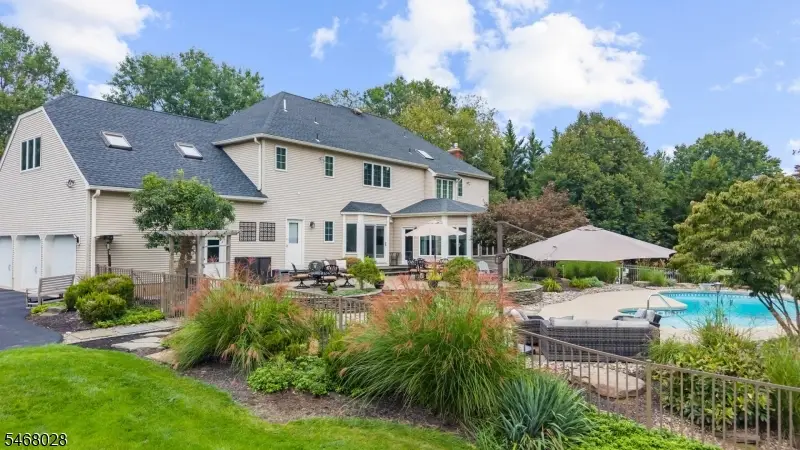 11 Huntington Dr, Clinton, NJ 08801 - #3