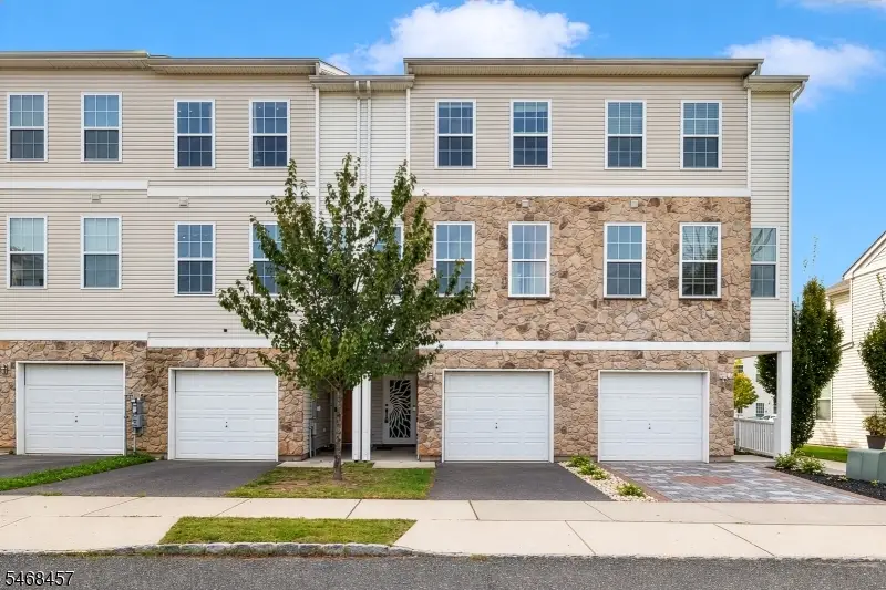 16 Paulina Pl, Franklin, NJ 08873 - #2
